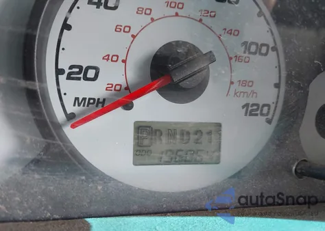 2002 Ford Escape Xlt z USA, uszkodzony, nr VIN 1FMCU03132KA78197